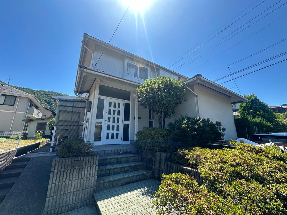 Spacious 6LDK Garden Home on a Quiet Corner Lot in Tottori in Tottori
