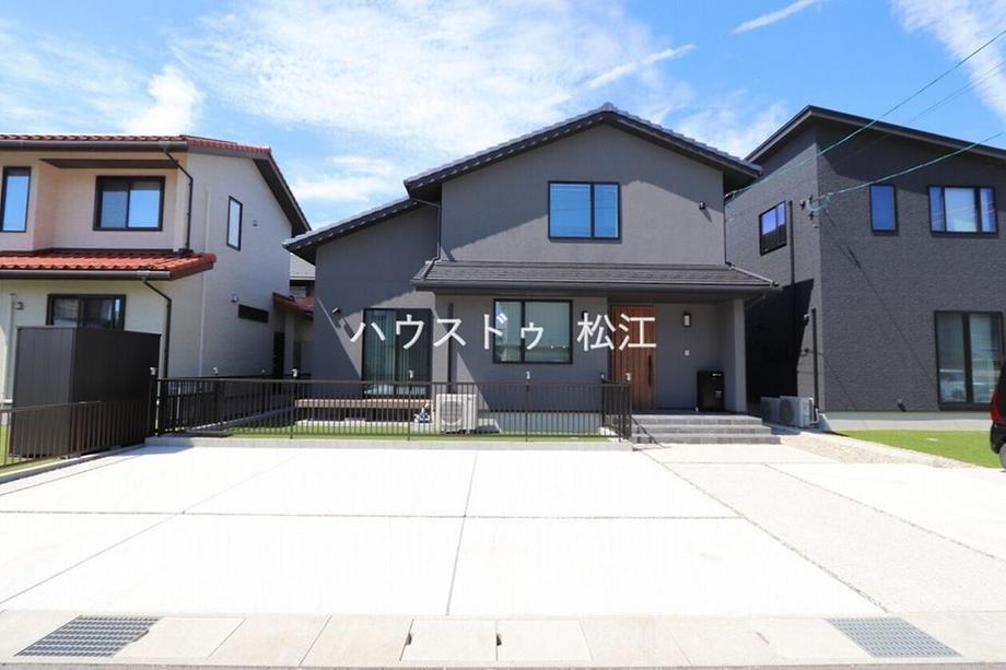 Nearly New 4LDK Home with Spacious Grounds in Tamayucho Yumachi, Matsue