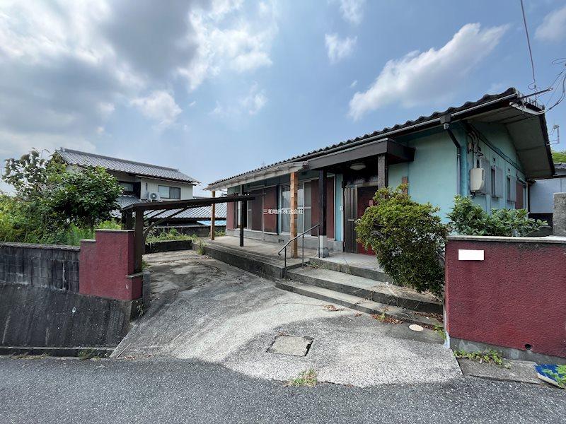 Single-Story Home with a Spacious Plot in Chofu Toyouracho, Yamaguchi