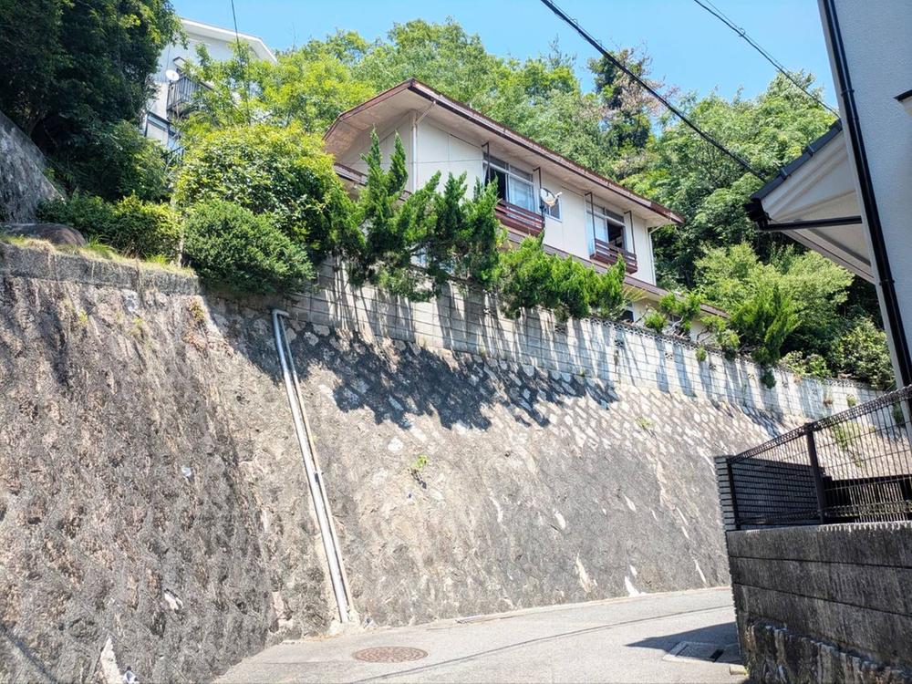 Spacious 6K Hillside House with Views in Hiroshima's Nishi-ku in Hiroshima