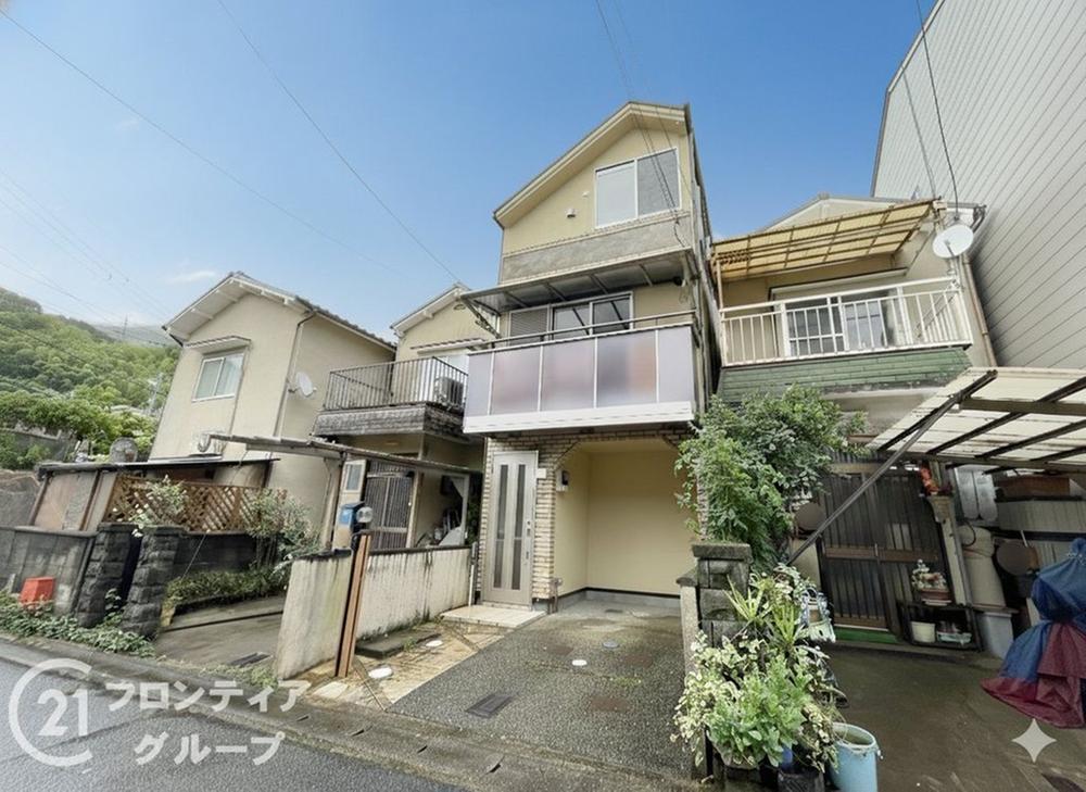 Renovated 3LDK Home with Balcony in Yamashina, Kyoto, Kyoto