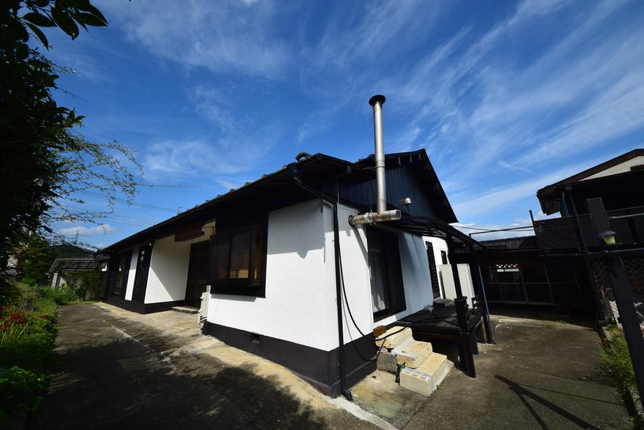 Spacious Unrenovated 3LDK+S Wooden Bungalow with Solar on Huge Plot in Takasaki in Gunma