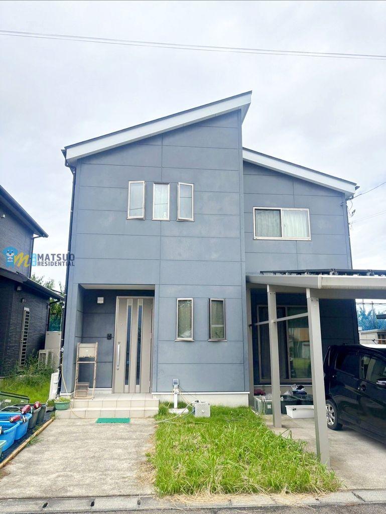 Bright Solar-Powered Home with Two-Car Parking in Niigata, Niigata