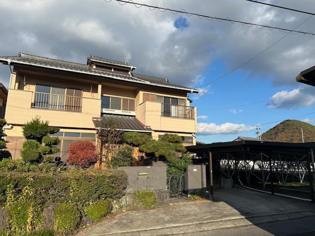 Spacious 7LDK Home with Tatami Rooms and Attic Storage in Akutami, Gifu