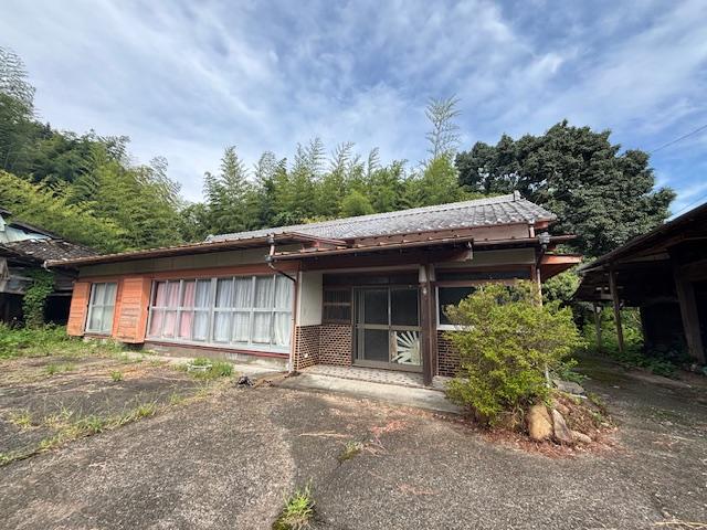 1961 Wooden 7DK on a Vast 1,960㎡ Lot in Miyazaki — Full Renovation Project in Miyazaki