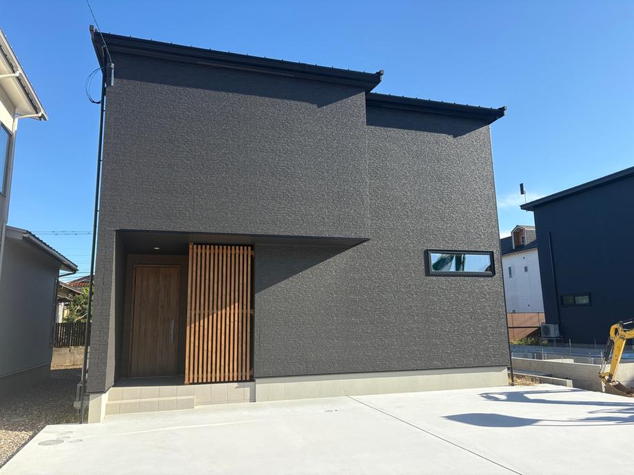 Like-New 4LDK+S Home with Spacious Living in Komatsu, Komatsu, Ishikawa