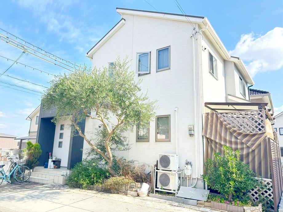 Bright Corner-Lot 4LDK Custom-Built Home in Kobe's Nishi Ward in Hyogo