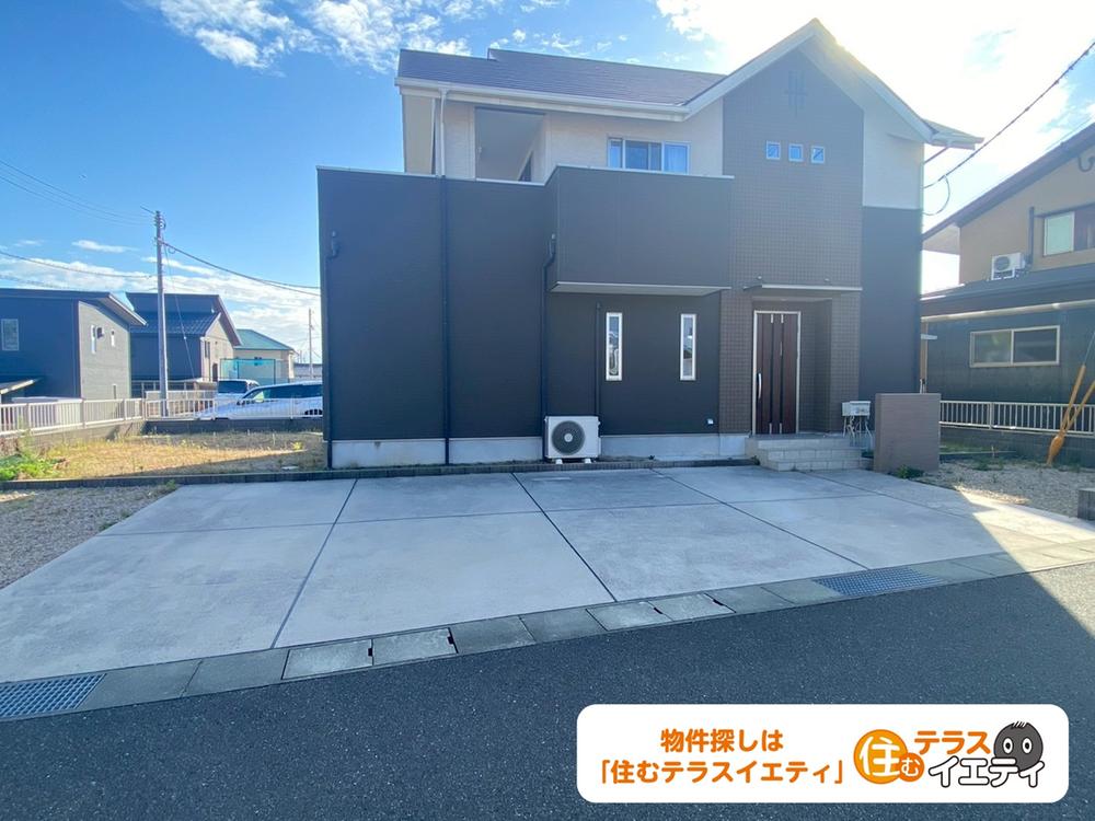 Bright, Modern 4LDK Home Near Kamikagawa Station, Yamaguchi