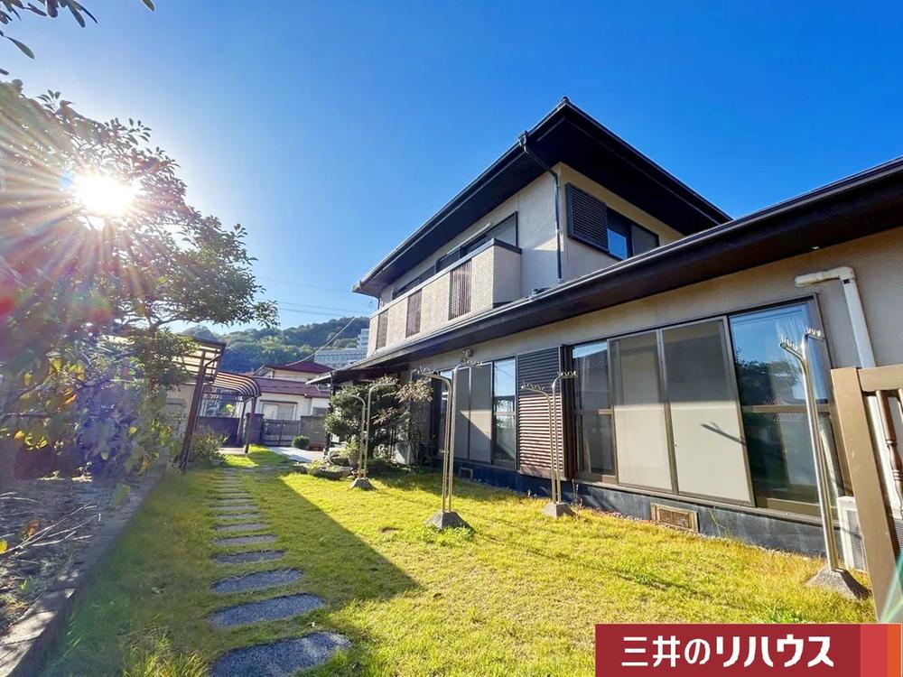 Spacious 7LDK Home with Garden and Underground Garage in Hiroshima in Hiroshima