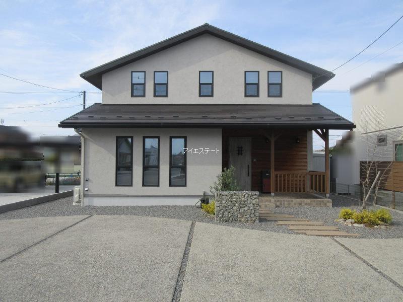 Nearly New 2023 3LDK All-Electric Home with 4-Car Parking near Kawasakiguchi Station in Tottori