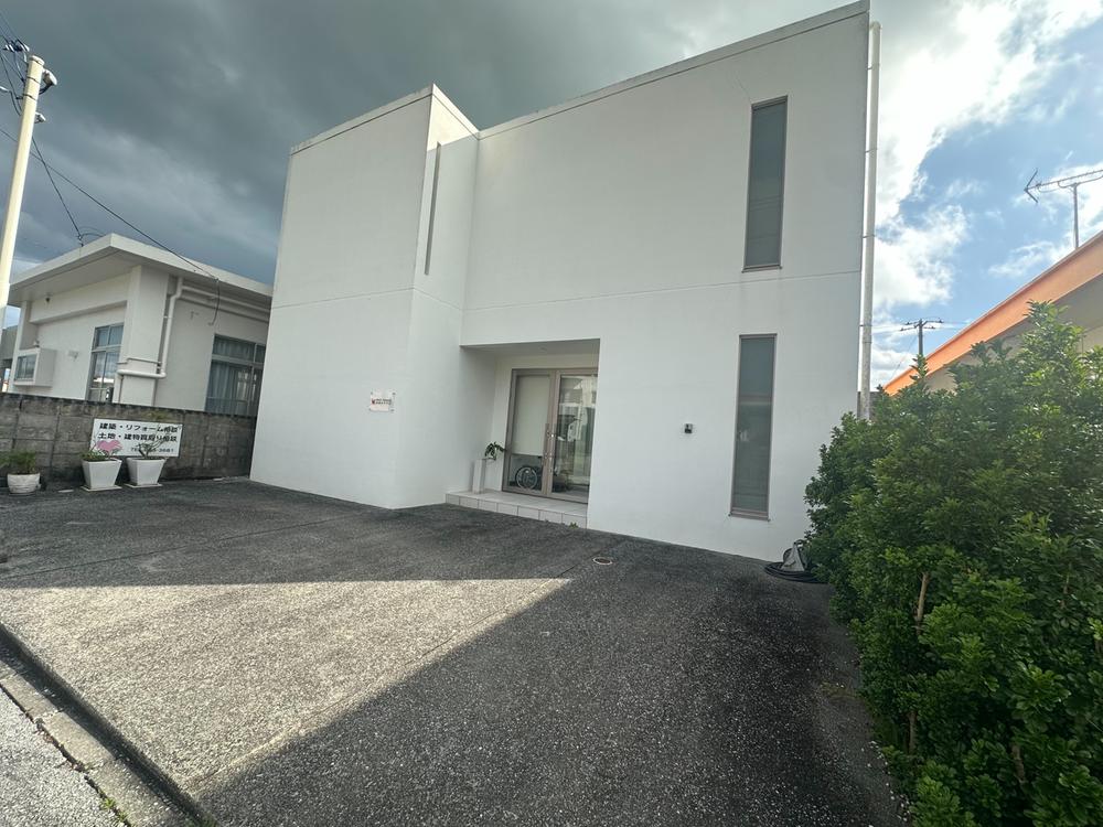 Renovated RC 4LDK House in Growing Tsukishiro, Nanjo, Okinawa