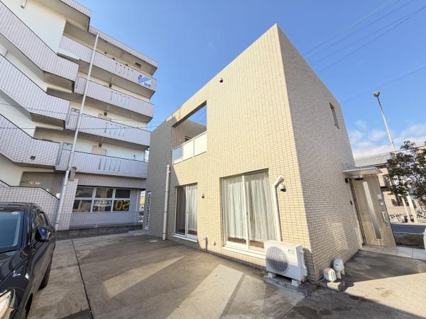 Bright 2017 RC 2LDK with 3-Car Parking in Higashimochida, Aira in Kagoshima