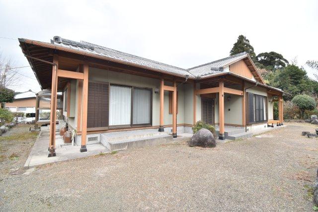 Spacious 4DK Japanese-Style One-Story House on Vast Lot in Rural Kagoshima in Kagoshima