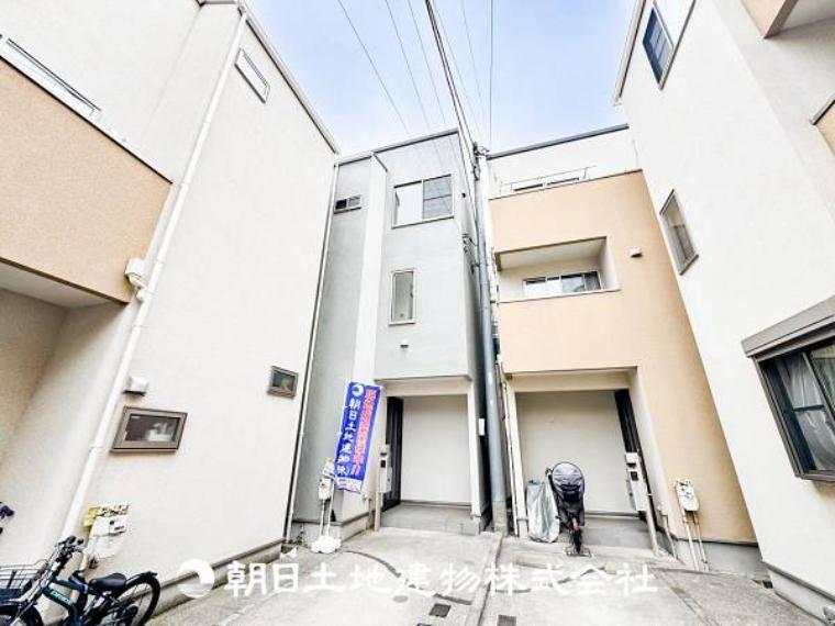 Bright 2LDK+S House with Built-In Garage in Kohoku in Kanagawa