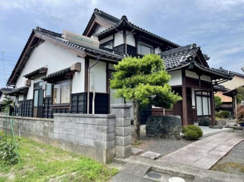 Spacious 5LDK Home with Balcony in Minami-gakuma, Tottori, Tottori