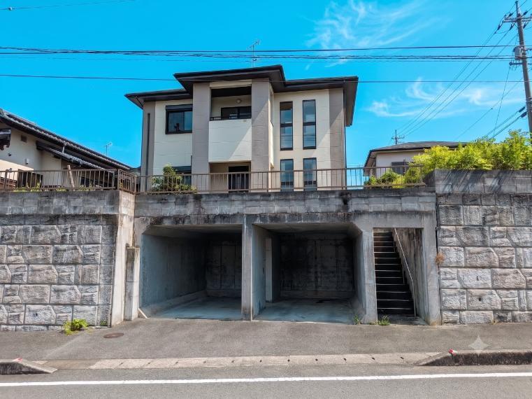Bright 4LDK Atrium House with 2-Car Parking in Arao, Kumamoto in Kumamoto