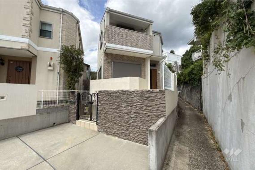 Fully Renovated Bright 3SLDK Wooden Home in Quiet Kurakuen, Nishinomiya in Hyogo