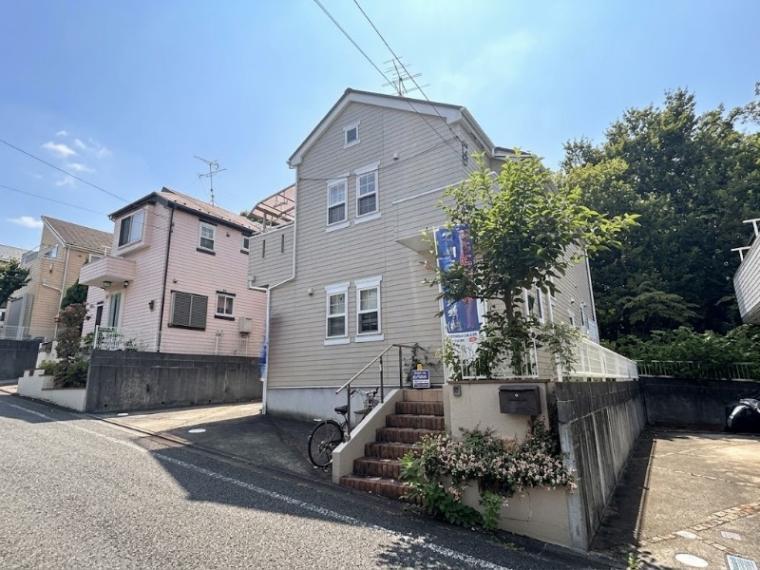 Bright 4LDK Home with WIC and Two-Car Parking in Machida, Tokyo