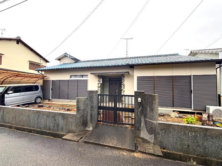 Single-Story 4SLDK Home in Quiet Ono-naka, Wakayama