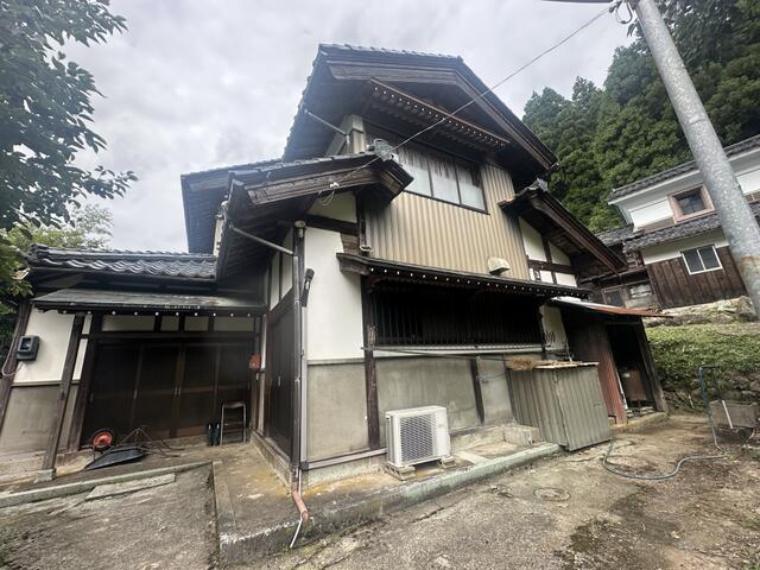 Expansive 9K Traditional Home on 1,039 sqm in Rural Echizen, Fukui