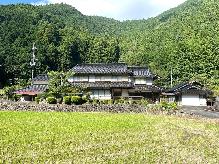 Rural Two-Story Home with Tatami Rooms and Extensive Farmland, Tanba, Hyogo