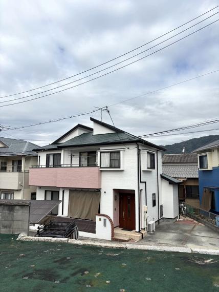 呉市本通8丁目の広々4LDK・和室とつながるリビングの戸建て、呉市